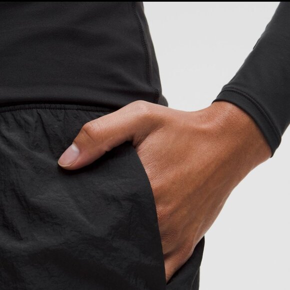 Lightweight Foldover-Waist Short 7" Black - Picture 4 of 5